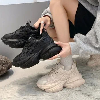 Lisapie, женская обувь на платформе, легкие кожаные кроссовки для девочек, Весенние новые вулканизированные кроссовки, массивная обувь яркого черного цвета. - Изображение 1  